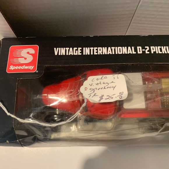 Speedway vintage international D-2 pickup Tk - Picture 2 of 2